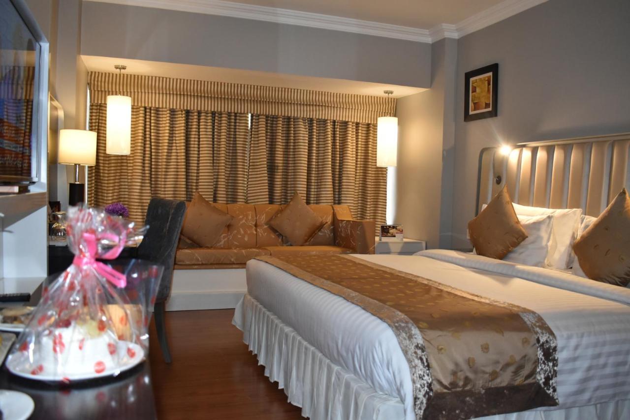 Ramada Plaza by Wyndham Karachi Airport Hotel Zewnętrze zdjęcie A room at the hotel