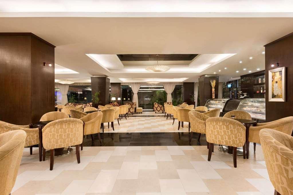 Ramada Plaza by Wyndham Karachi Airport Hotel Udogodnienia zdjęcie The lobby